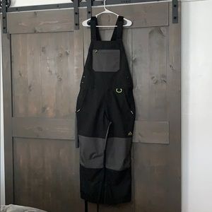 Neff Highland Snow Bib- Medium NWOT